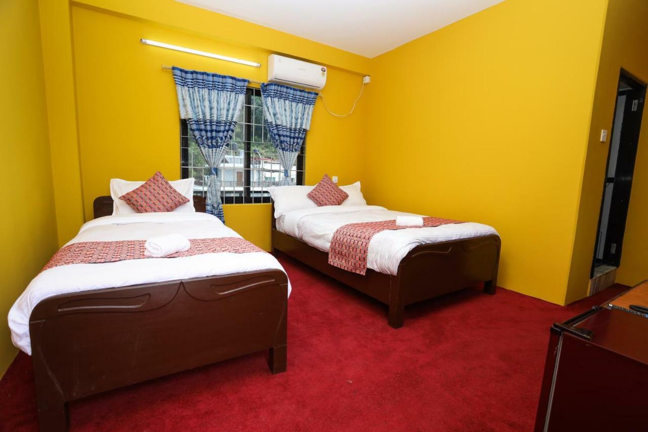 Hotel Blue Magnet Pokhara Buitenkant foto