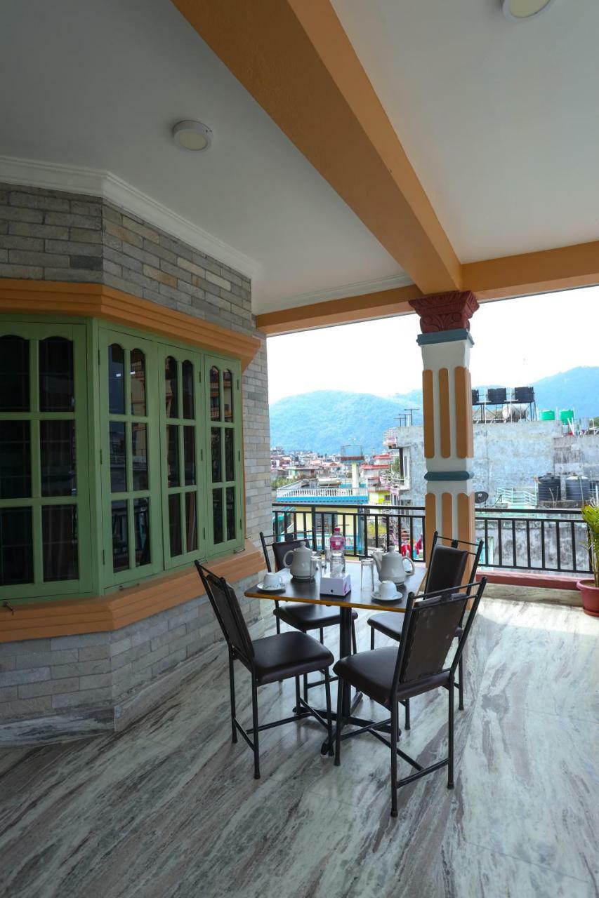 Hotel Blue Magnet Pokhara Buitenkant foto