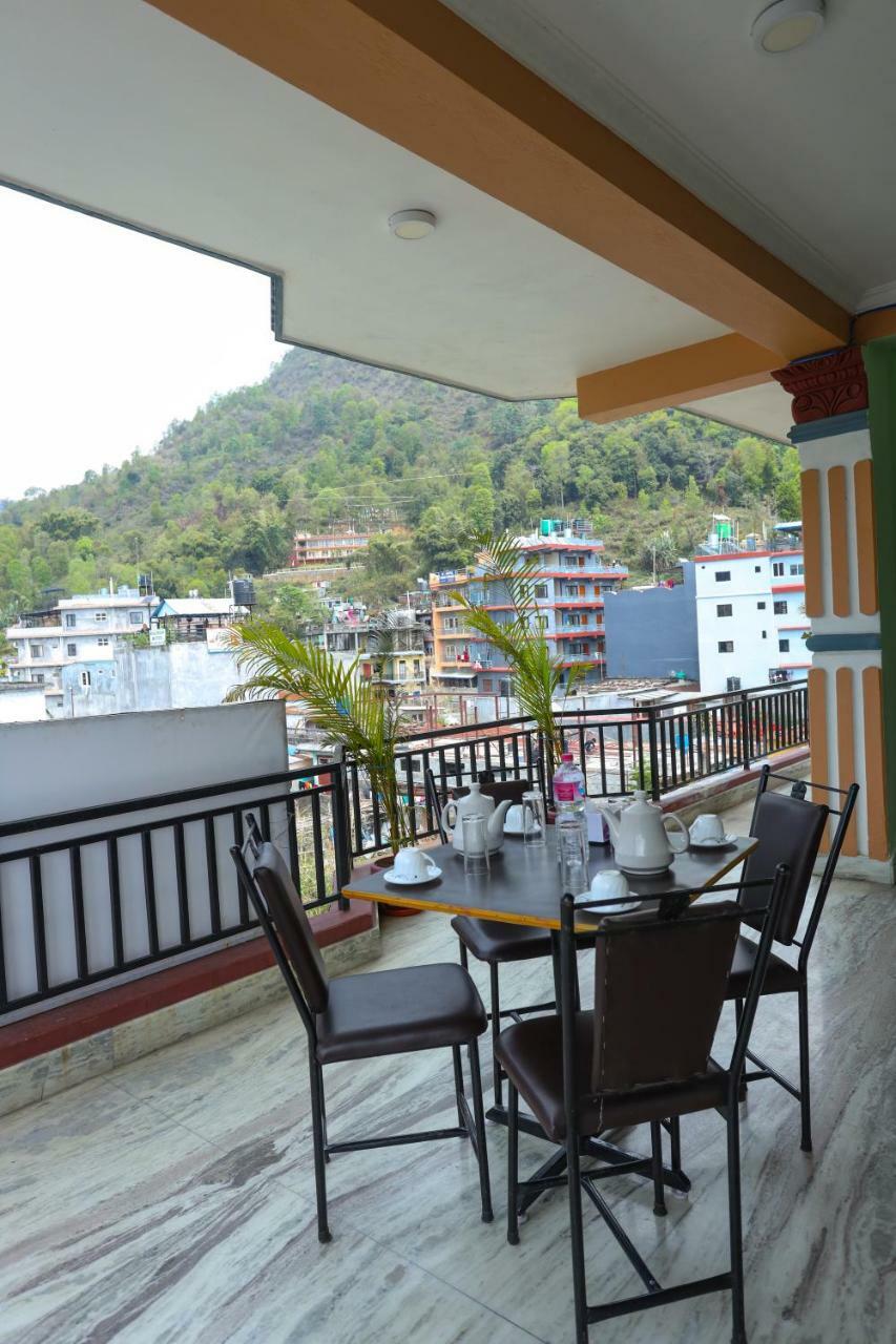 Hotel Blue Magnet Pokhara Buitenkant foto