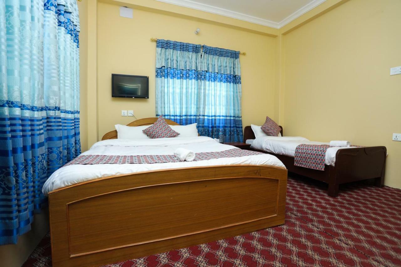 Hotel Blue Magnet Pokhara Buitenkant foto