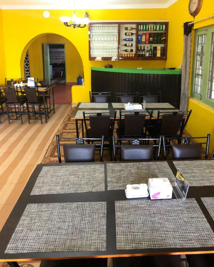 Hotel Blue Magnet Pokhara Buitenkant foto