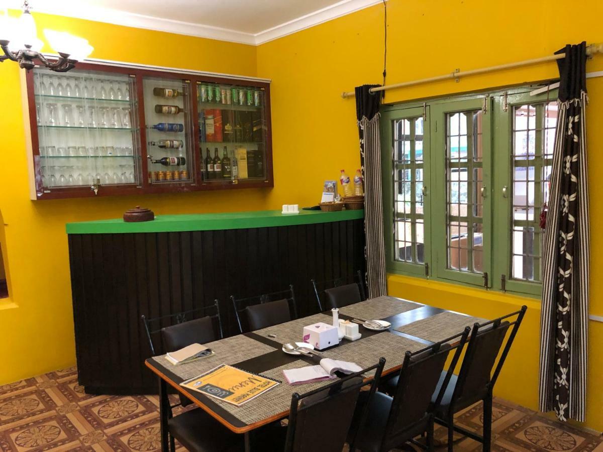 Hotel Blue Magnet Pokhara Buitenkant foto