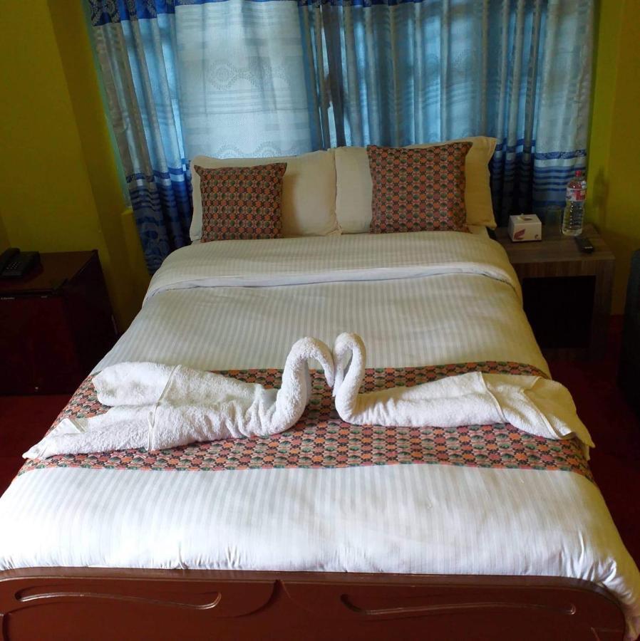 Hotel Blue Magnet Pokhara Buitenkant foto
