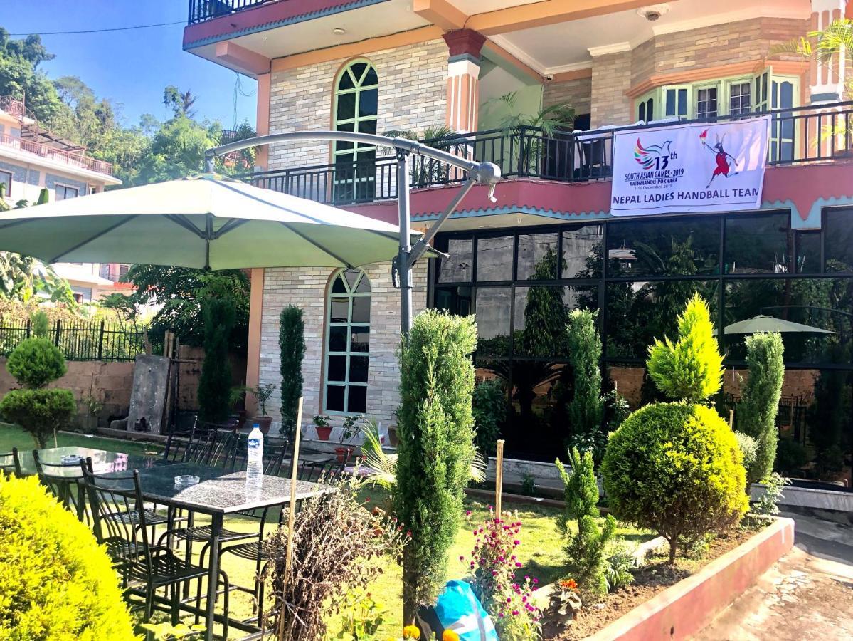 Hotel Blue Magnet Pokhara Buitenkant foto